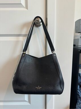 kate spade Leila Medium Triple Compartment Black Pebbled Leather Shoulder Bag